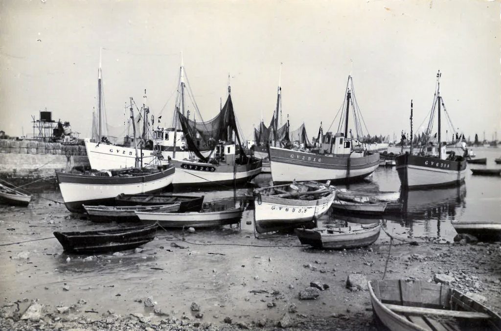 Lesconil, le port à marée basse - Pouillot-Ehanno
